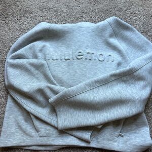 Lululemon hoodie with pockets